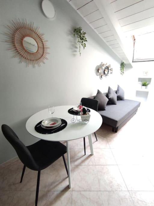شقة Free Parking Tiny House Wifi Netflix 15 Minuti Dal Duomo ميلان المظهر الخارجي الصورة