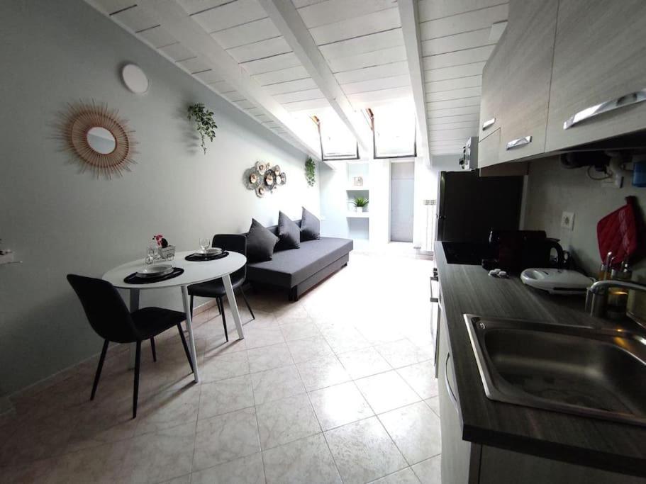 شقة Free Parking Tiny House Wifi Netflix 15 Minuti Dal Duomo ميلان المظهر الخارجي الصورة